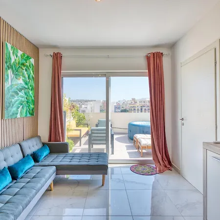 Appartement 5 Star Luxury Marina Penthouse - Stunning Sea Views And Prime Location *