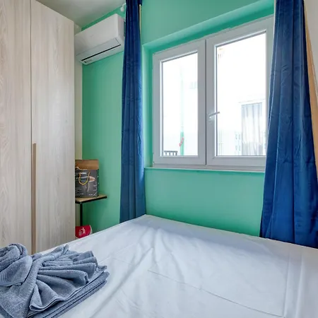 Appartement 5 Star Luxury Marina Penthouse - Stunning Sea Views And Prime Location *