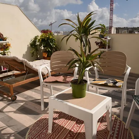 Apartment 5 Star Luxury Marina Penthouse - Stunning Sea Views And Prime Location
