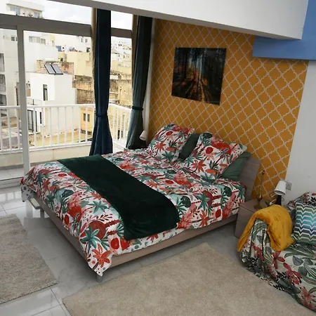 Apartment 5 Star Luxury Marina Penthouse - Stunning Sea Views And Prime Location *
