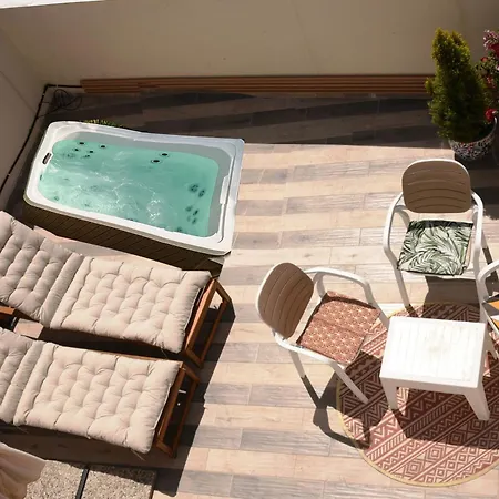Apartment 5 Star Luxury Marina Penthouse - Stunning Sea Views And Prime Location *