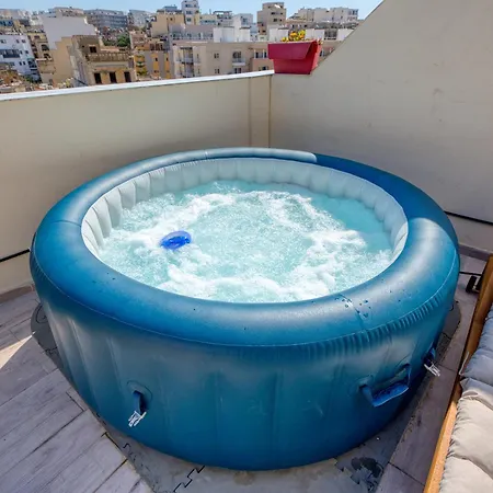 Apartment 5 Star Luxury Marina Penthouse - Stunning Sea Views And Prime Location