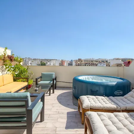 Apartment 5 Star Luxury Marina Penthouse - Stunning Sea Views And Prime Location